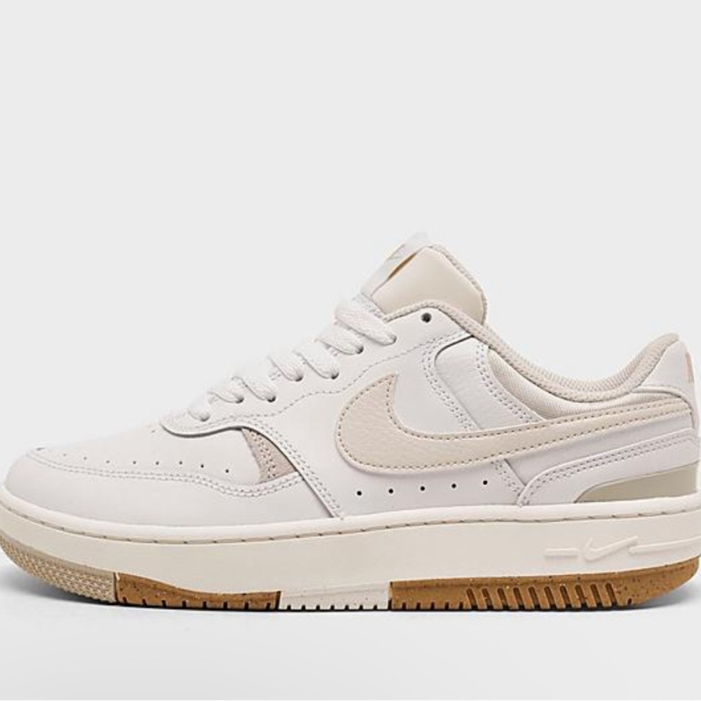 WOMEN'S NIKE GAMMA FORCE CASUAL
SHOES